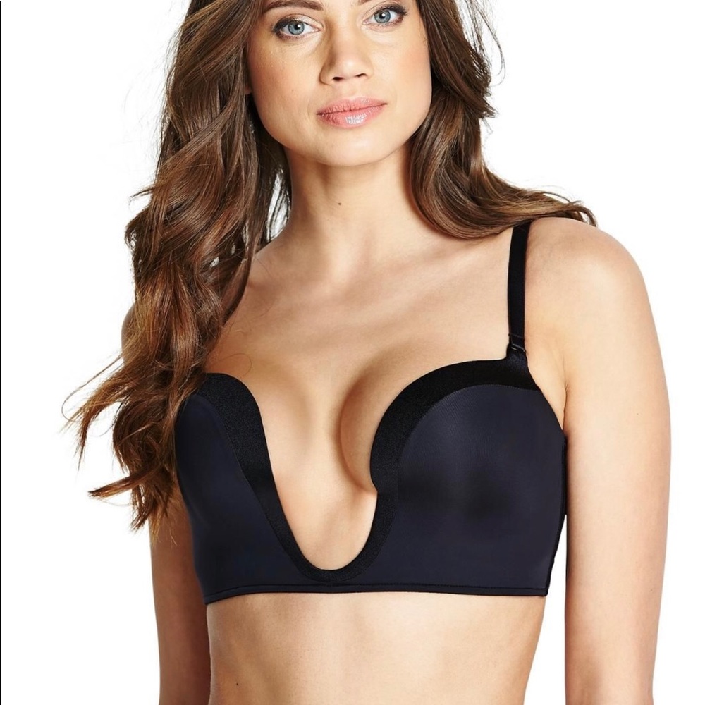 Wonder bra deep cleavage
